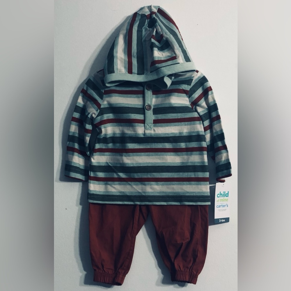 Carter’s Child of mine boy’s 2pieces hoodie/Jogger stripes. 3/6 Months